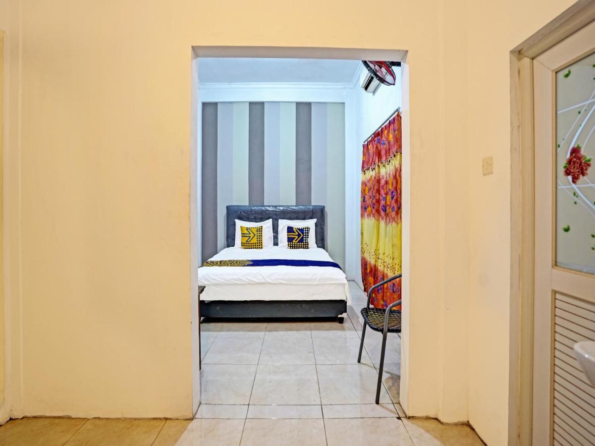 Oyo 90943 Mochi 88 Homestay Probolinggo Kültér fotó