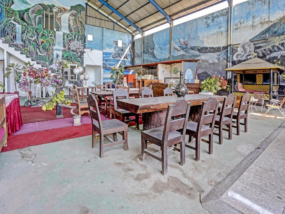 Oyo 90943 Mochi 88 Homestay Probolinggo Kültér fotó
