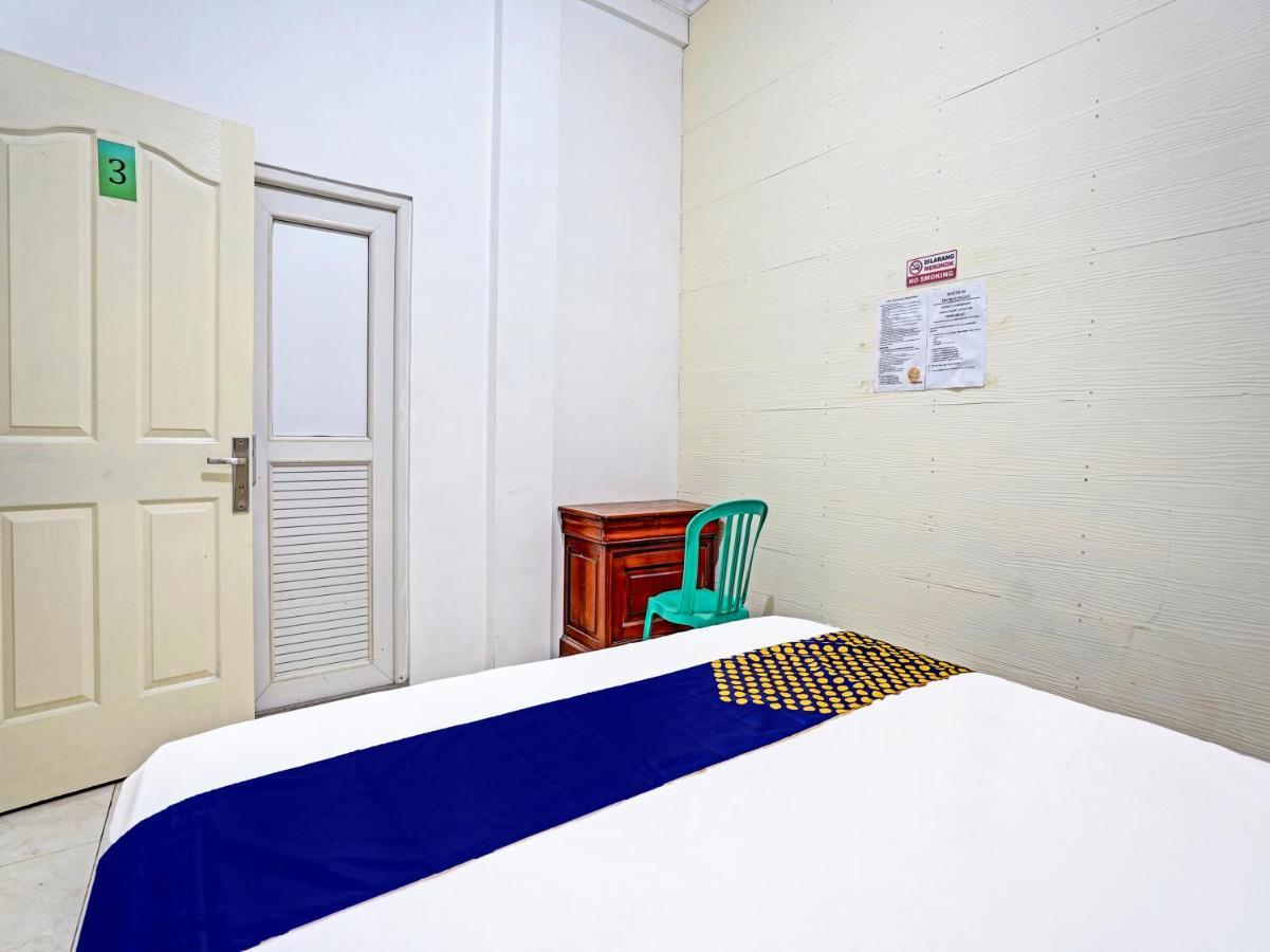 Oyo 90943 Mochi 88 Homestay Probolinggo Kültér fotó