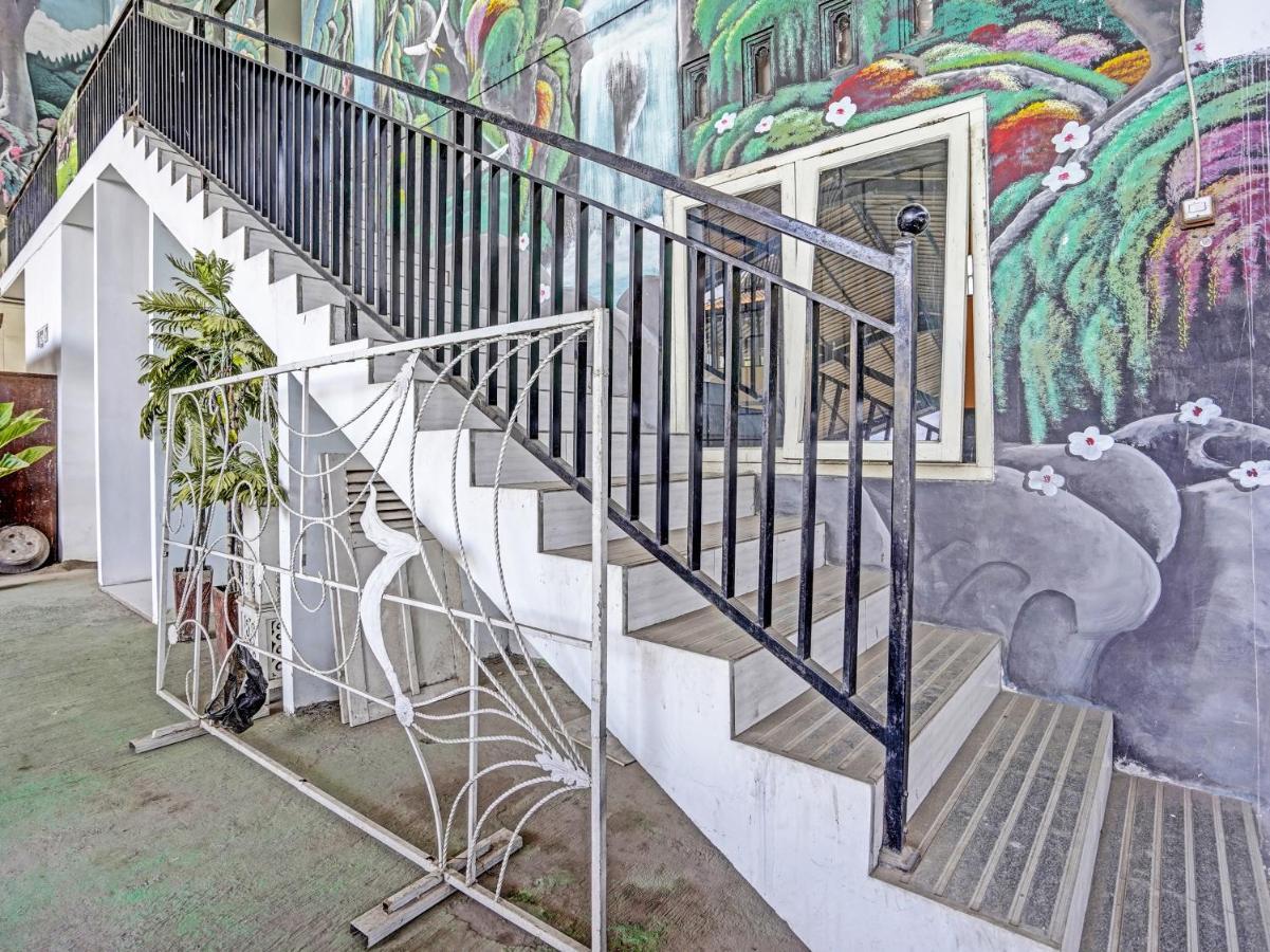 Oyo 90943 Mochi 88 Homestay Probolinggo Kültér fotó